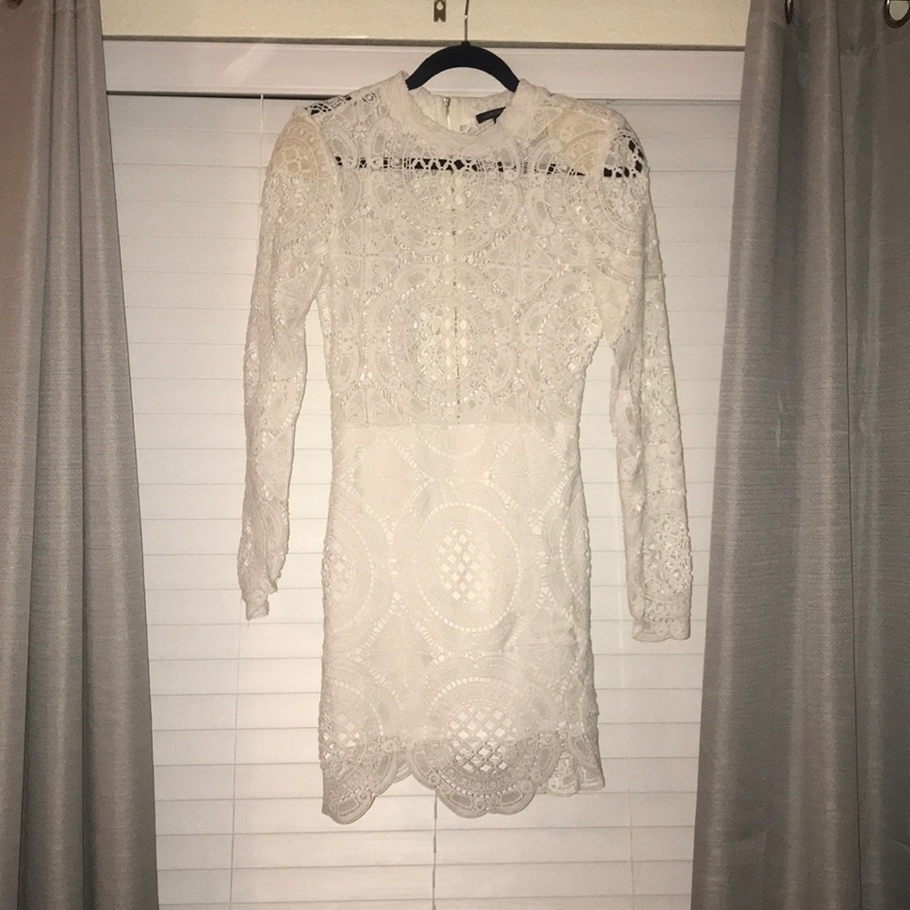 White lace long sleeve body con short dress